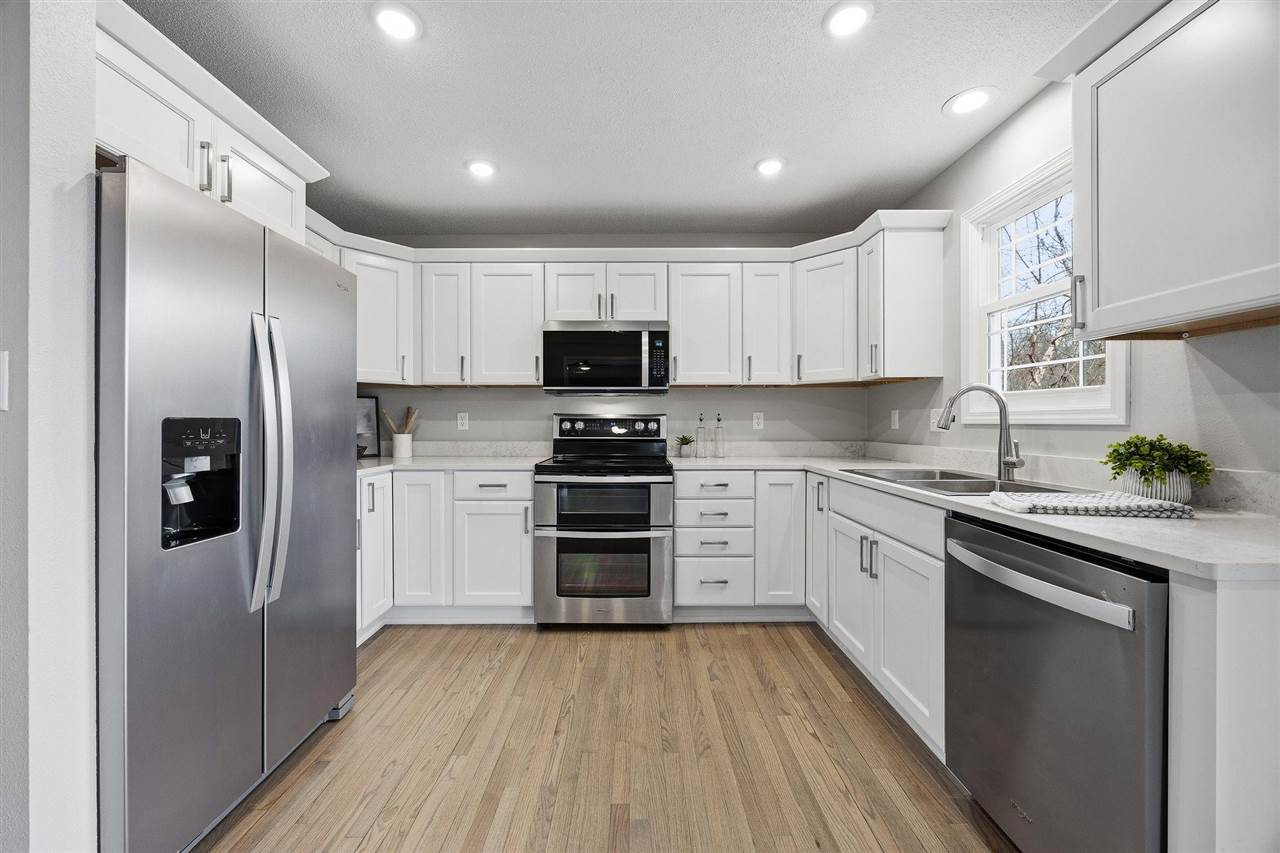 3310 Riverside Drive NE Cedar Rapids IA 52411