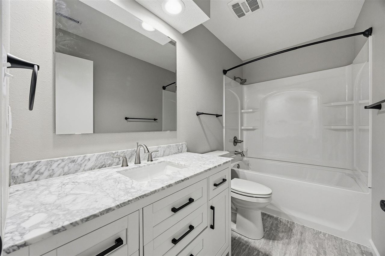 3310 Riverside Drive NE Cedar Rapids IA 52411