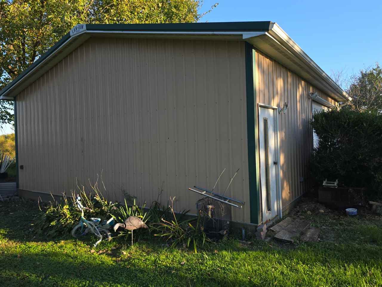 315 S Maple Cincinnati IA 52549
