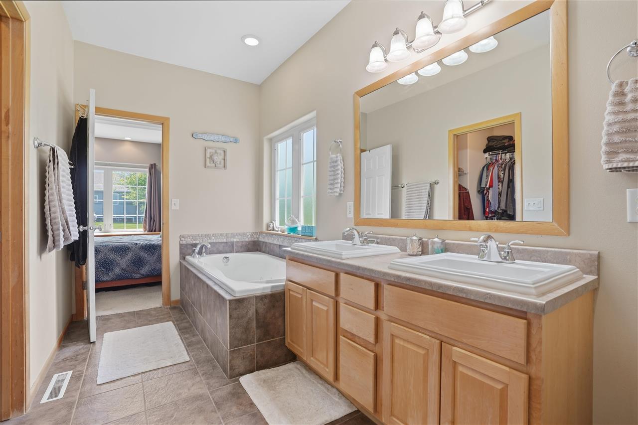 850 Fox Valley Drive North Liberty IA 52317