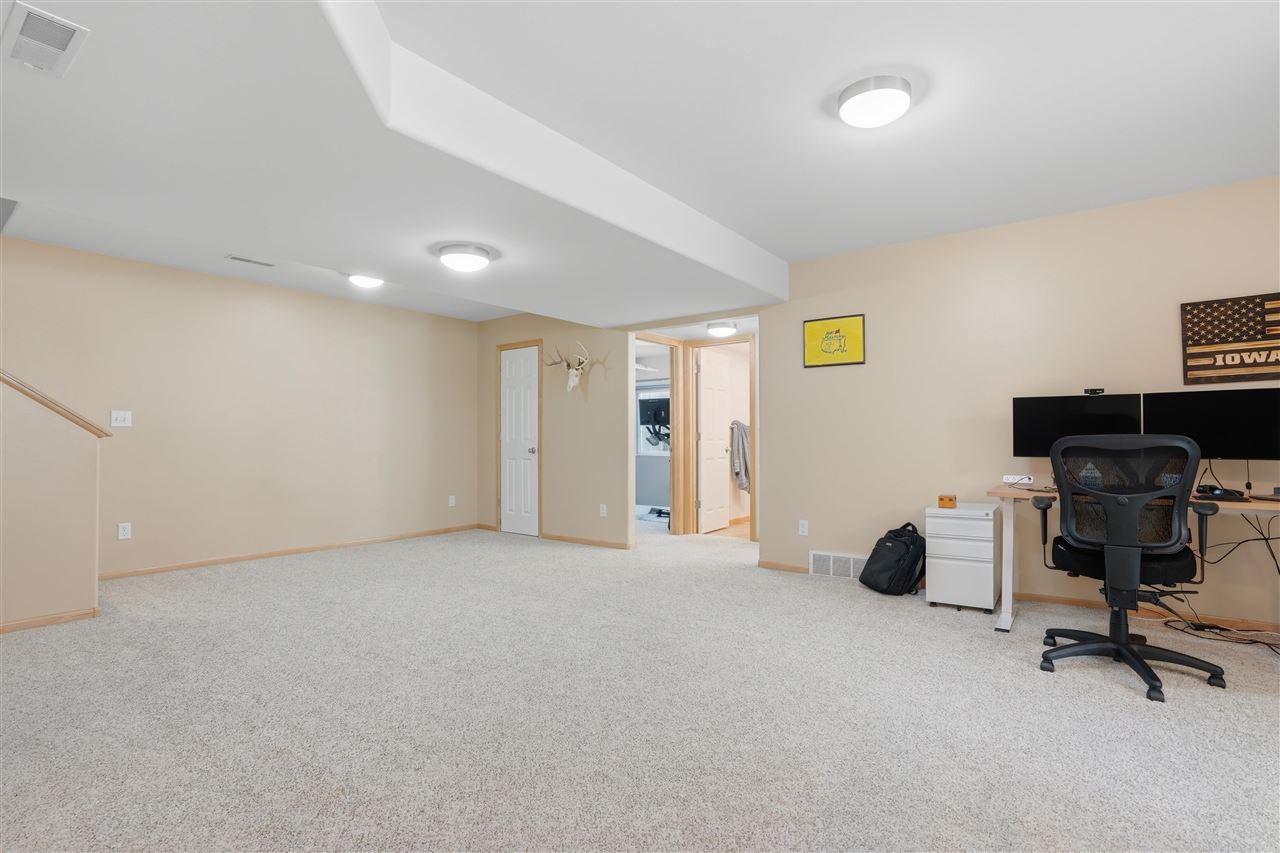 850 Fox Valley Drive North Liberty IA 52317