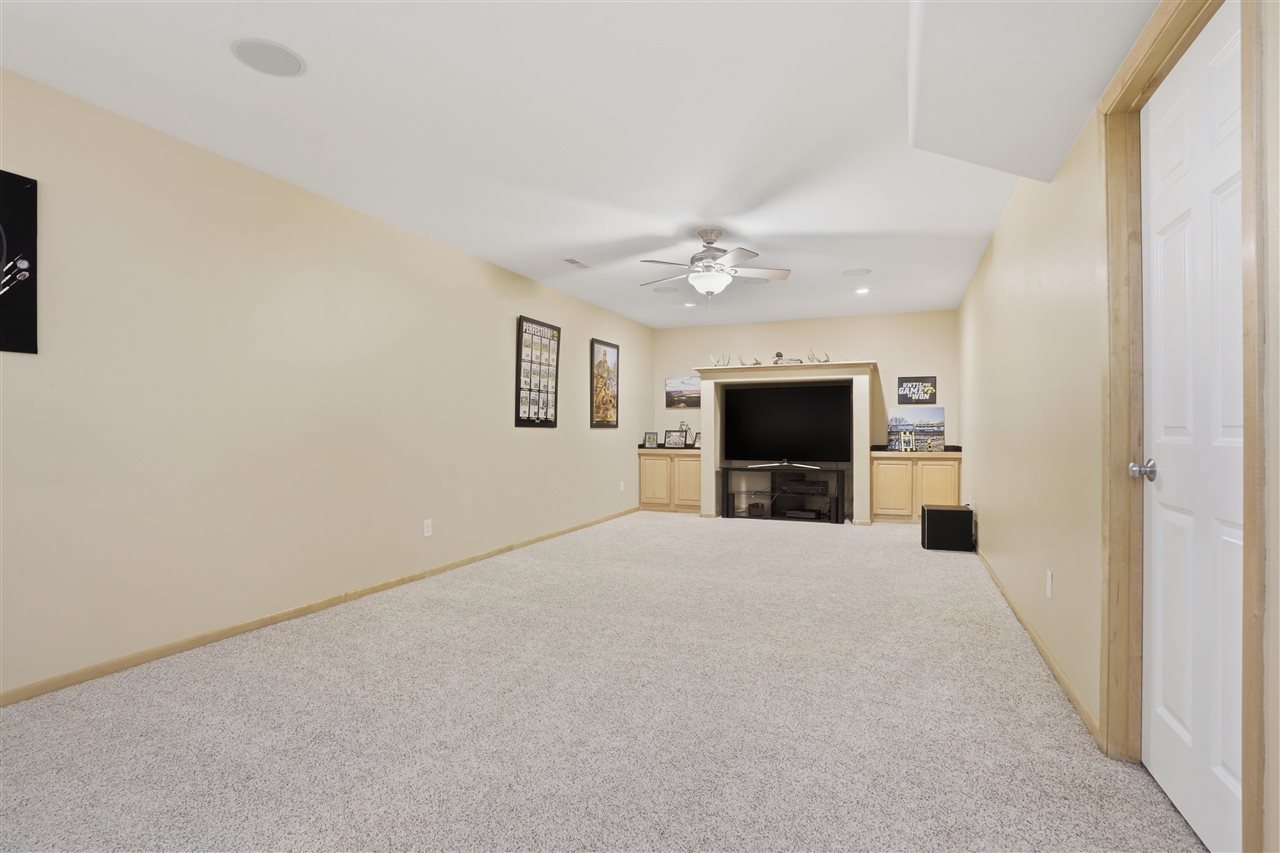 850 Fox Valley Drive North Liberty IA 52317