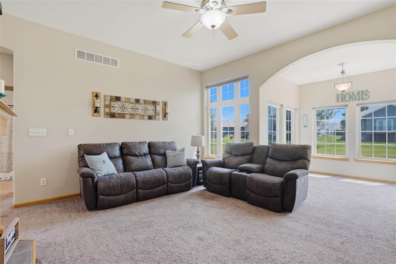 850 Fox Valley Drive North Liberty IA 52317