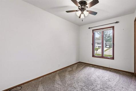6715 Inwood Lane Cedar Rapids IA 52402