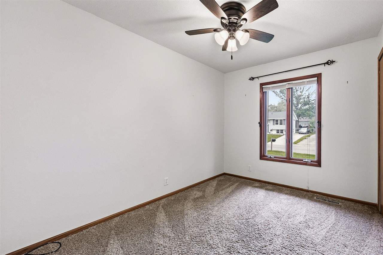 6715 Inwood Lane Cedar Rapids IA 52402