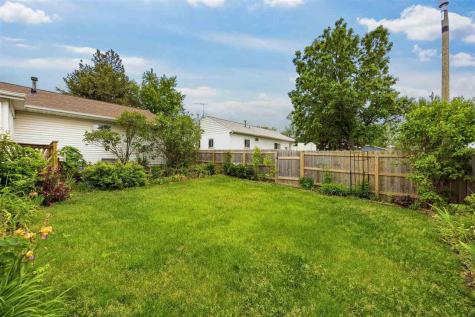 6715 Inwood Lane Cedar Rapids IA 52402