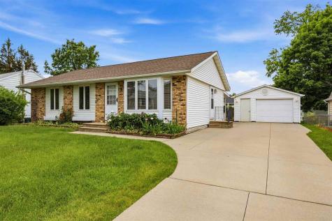 6715 Inwood Lane Cedar Rapids IA 52402