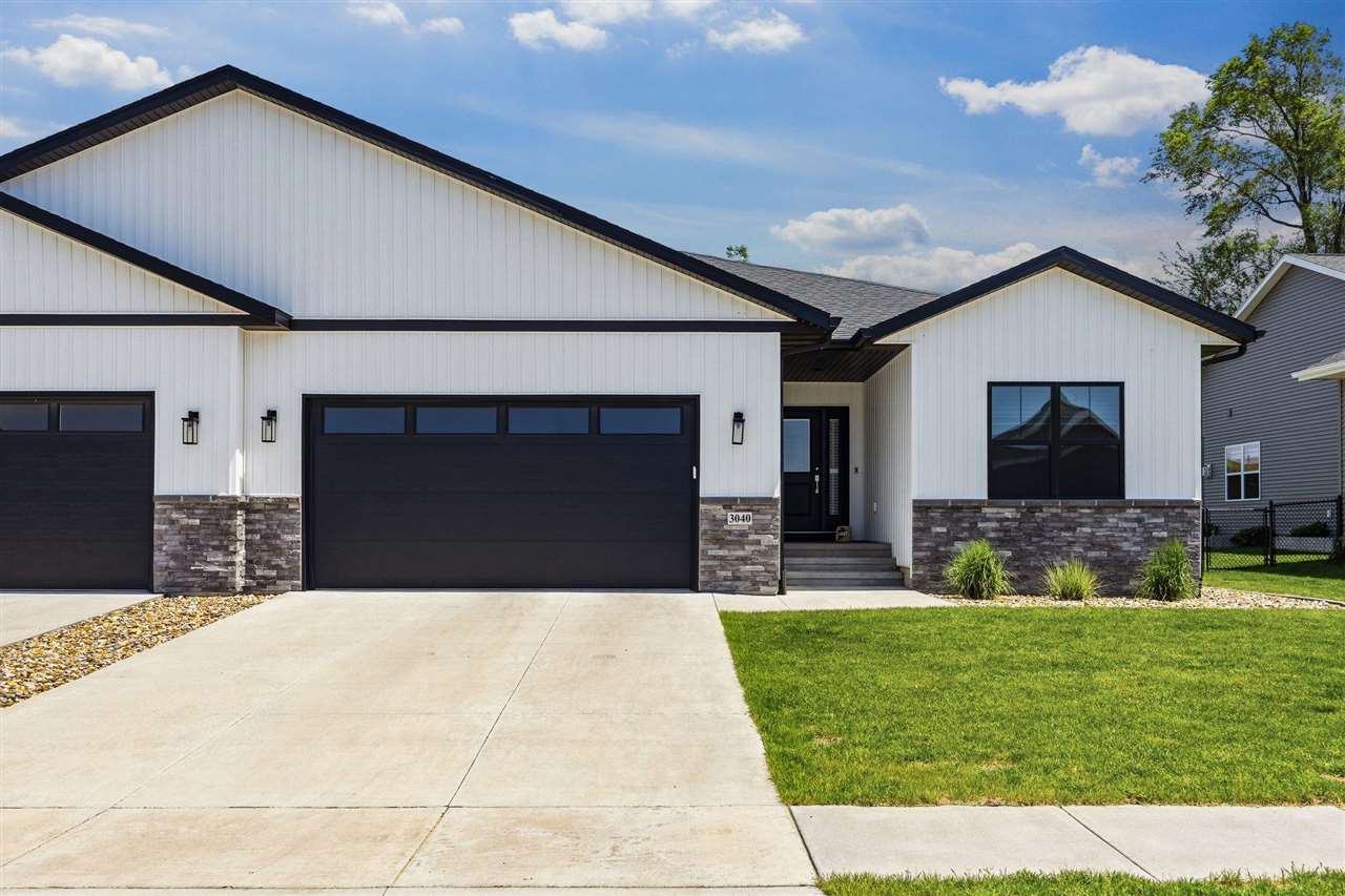 3040 Sunflower Street Ely IA 52227