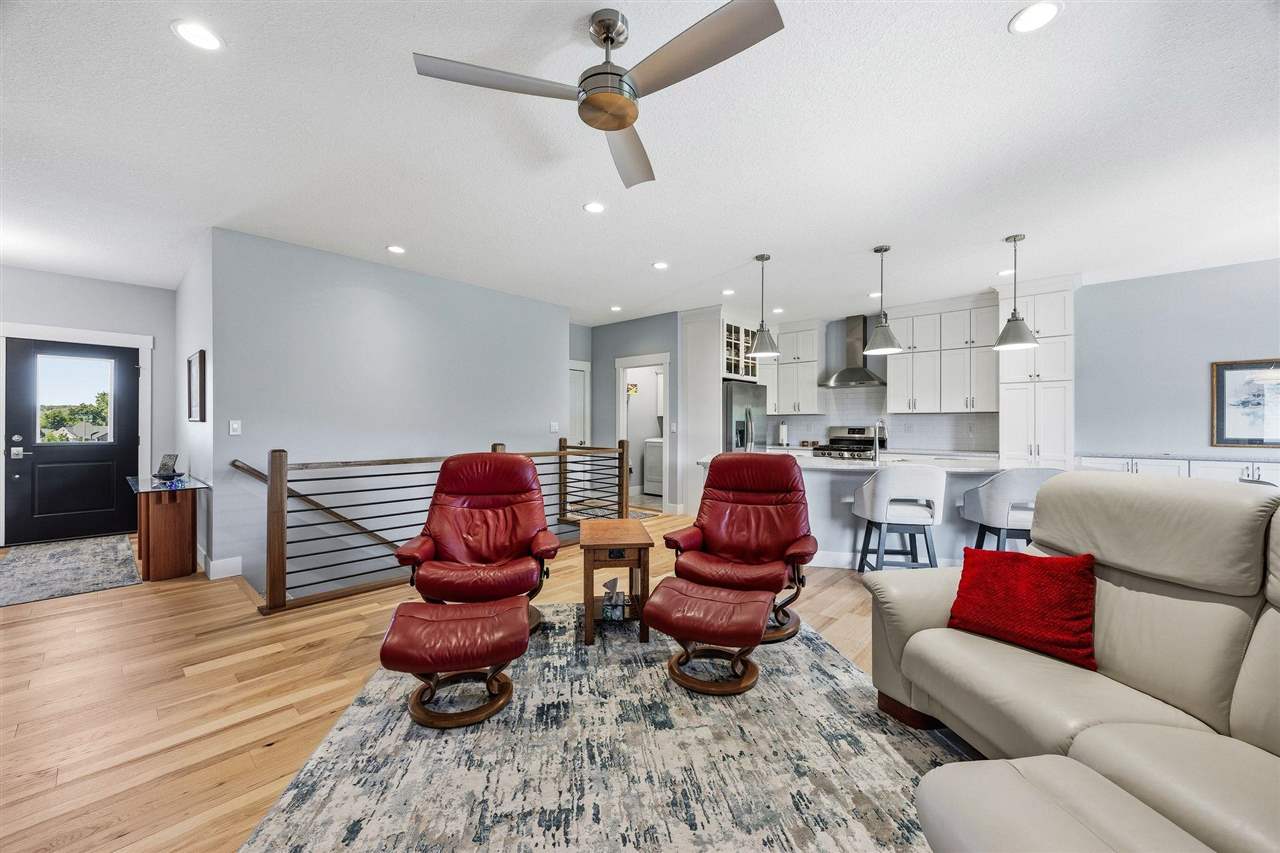 3040 Sunflower Street Ely IA 52227