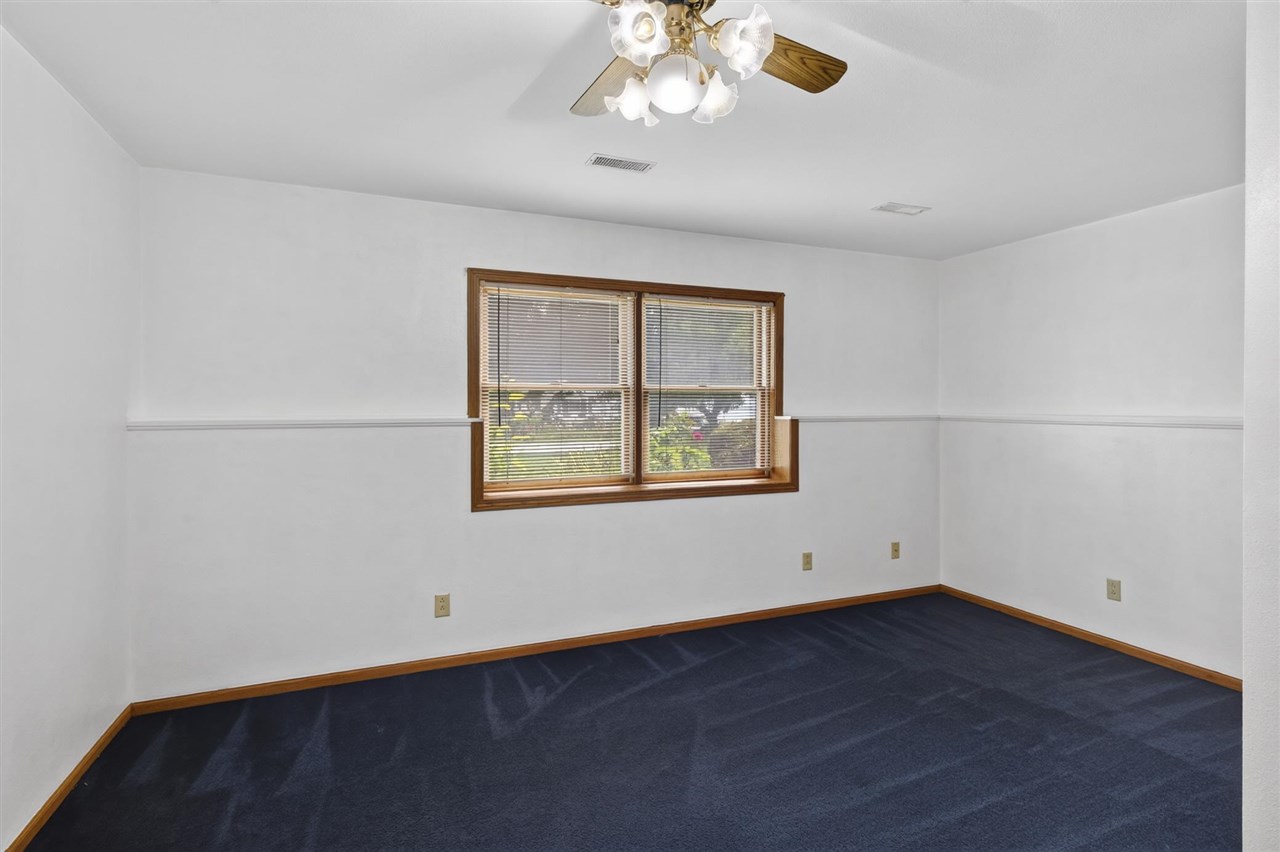 220 W Main Street Oxford IA 52322