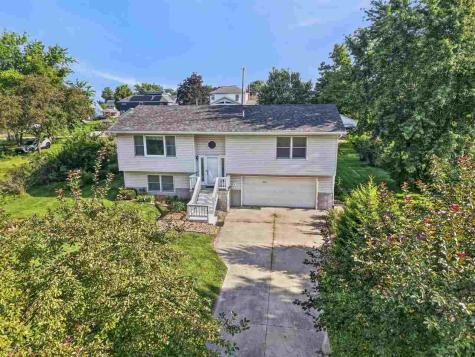 220 W Main Street Oxford IA 52322