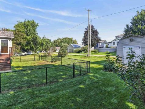 220 W Main Street Oxford IA 52322