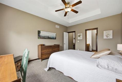 513 Majestic Oak Solon IA 52333