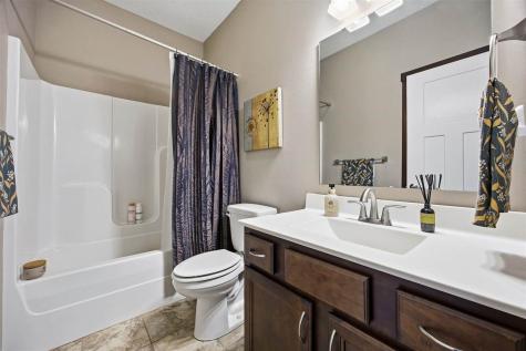 513 Majestic Oak Solon IA 52333