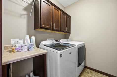 513 Majestic Oak Solon IA 52333