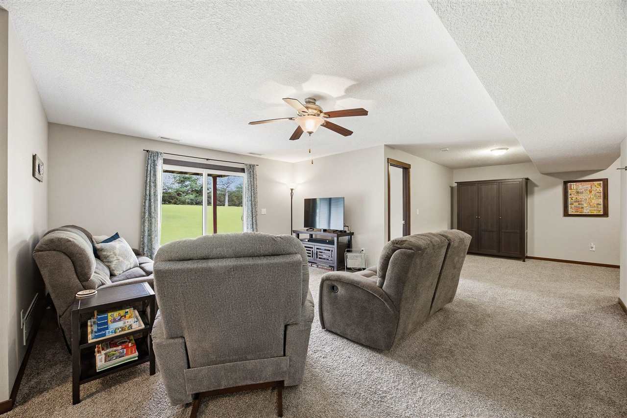 513 Majestic Oak Solon IA 52333