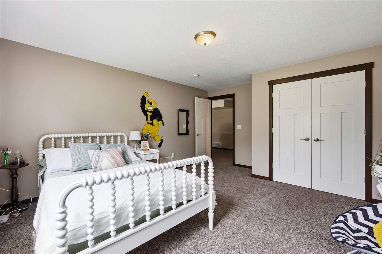 513 Majestic Oak Solon IA 52333