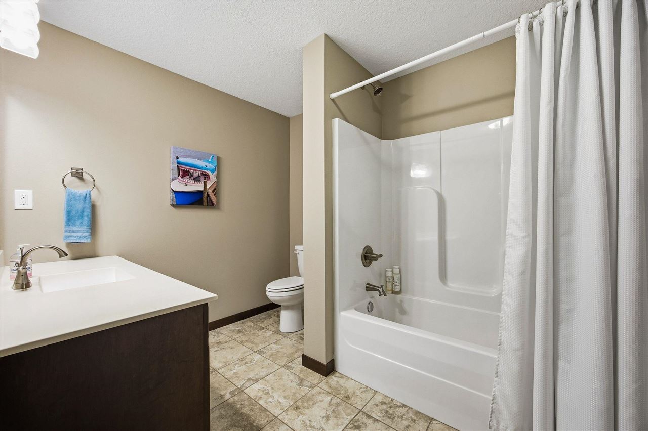 513 Majestic Oak Solon IA 52333