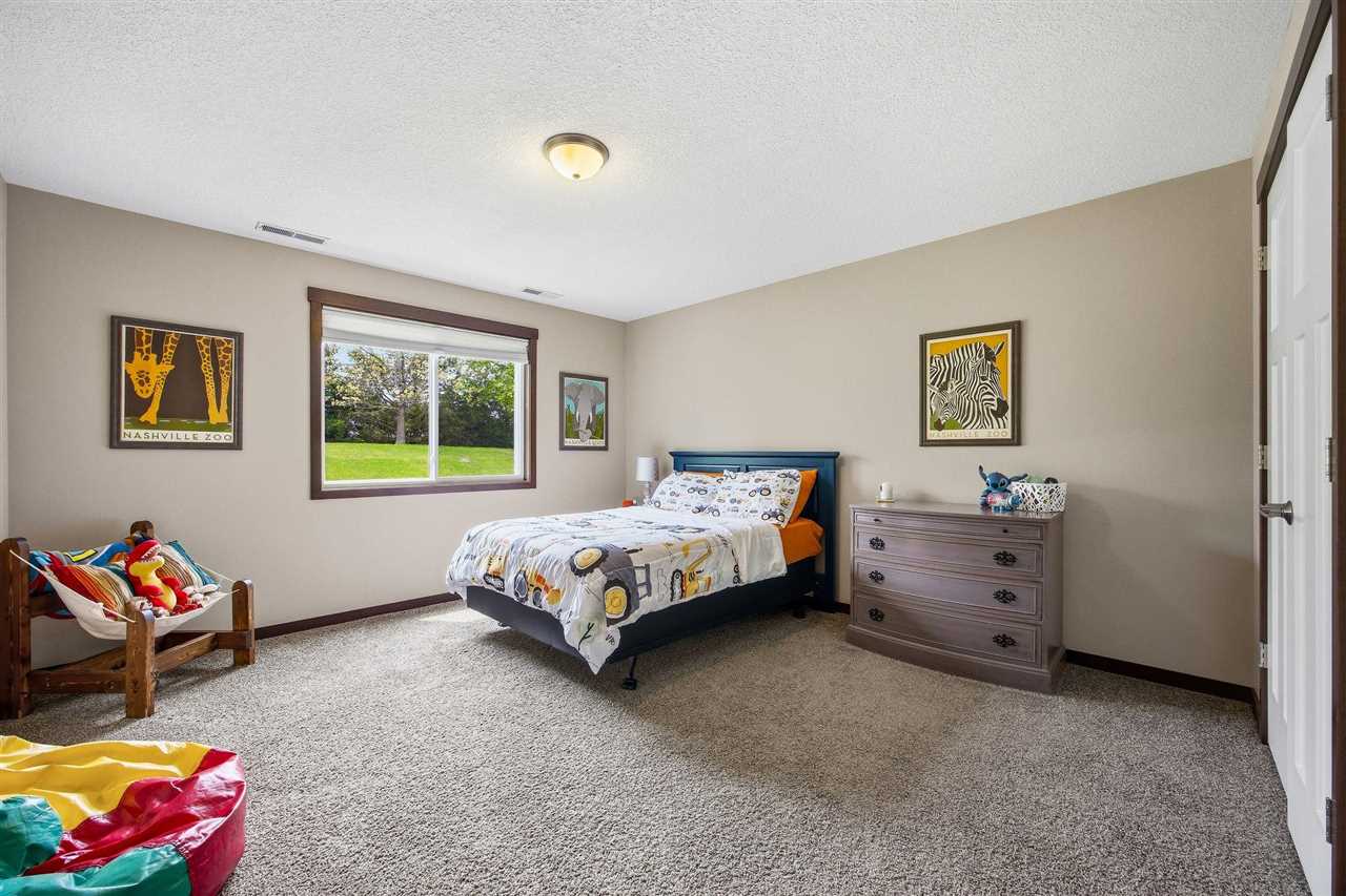 513 Majestic Oak Solon IA 52333