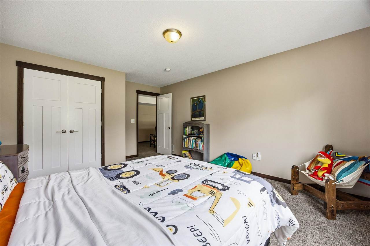 513 Majestic Oak Solon IA 52333