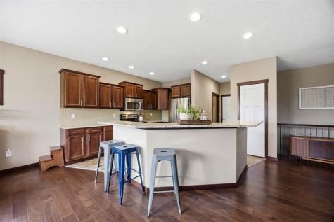 513 Majestic Oak Solon IA 52333