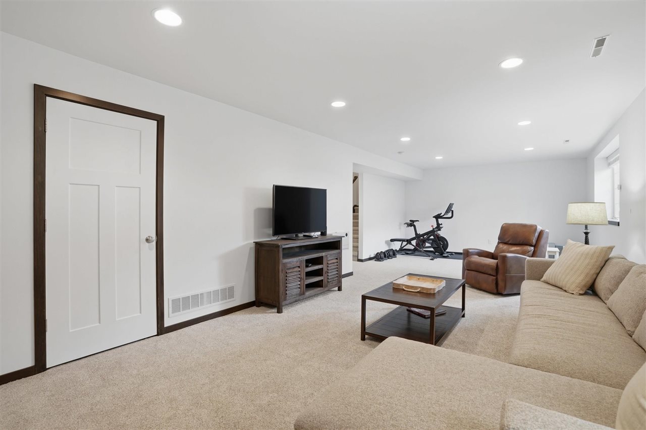 4411 Tempe Place Iowa City IA 52246