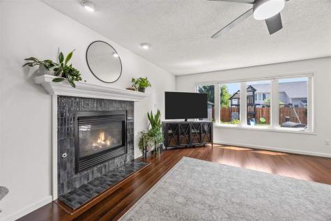 7112 Walden Road NE Cedar Rapids IA 52402
