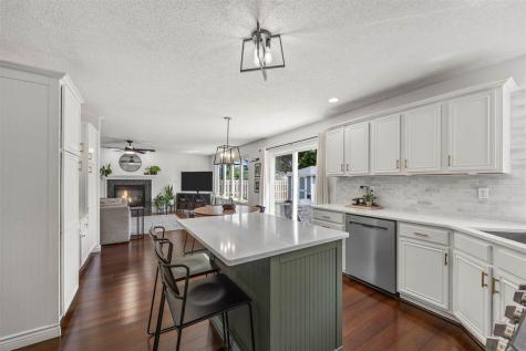 7112 Walden Road NE Cedar Rapids IA 52402