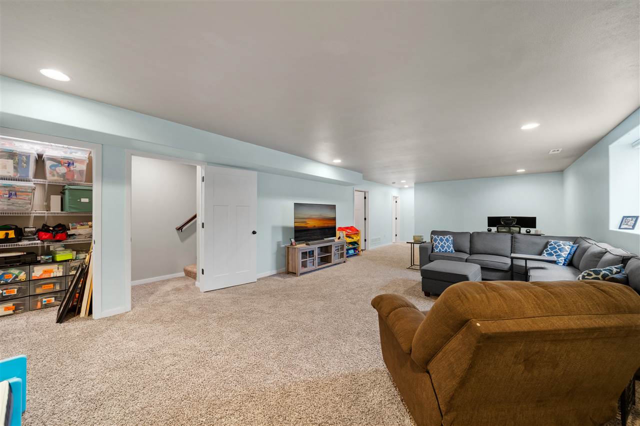 236 Kenneth Drive Iowa City IA 52245