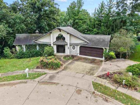 10 Brown Deer Knoll Coralville IA 52241