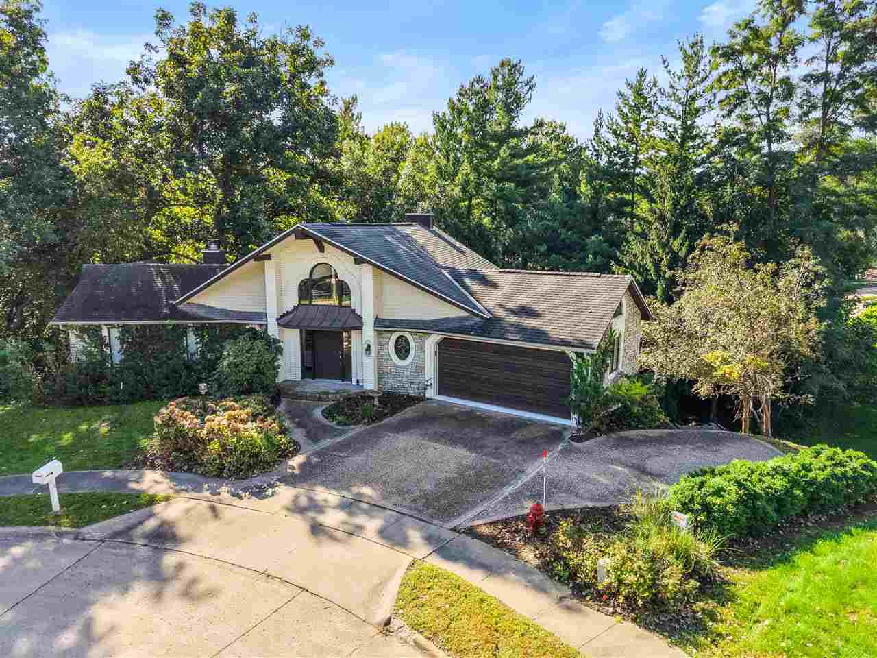 Coralville IA, 10 Brown Deer Knoll