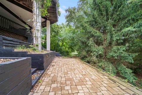 10 Brown Deer Knoll Coralville IA 52241