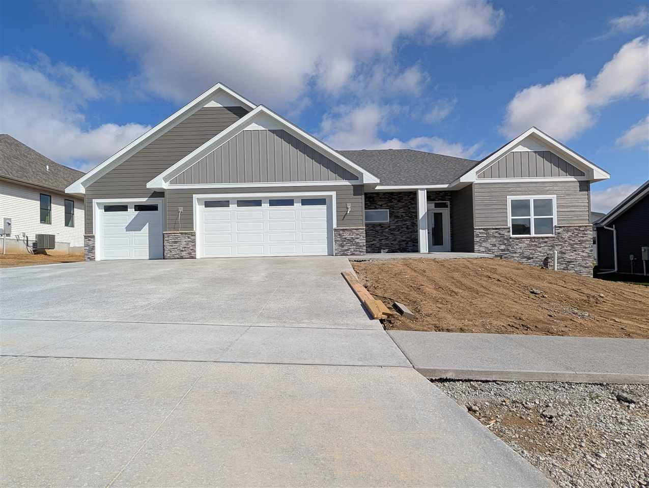 702 Lakeview Court Tiffin IA 52340
