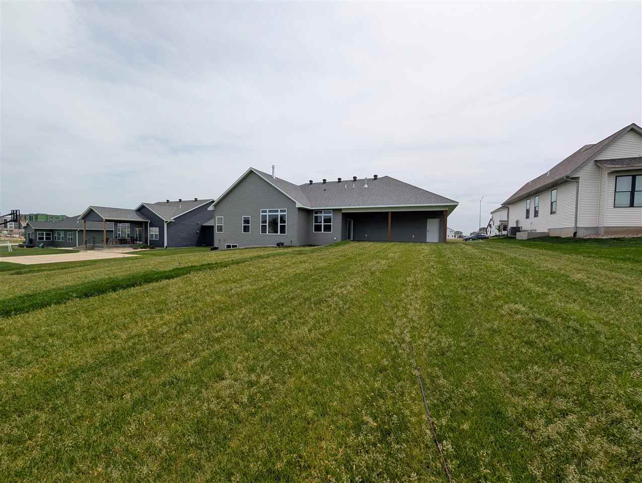 702 Lakeview Court Tiffin IA 52340