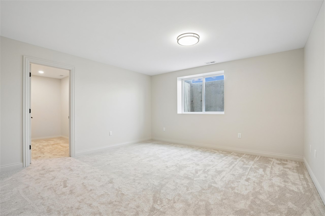 702 Lakeview Court Tiffin IA 52340
