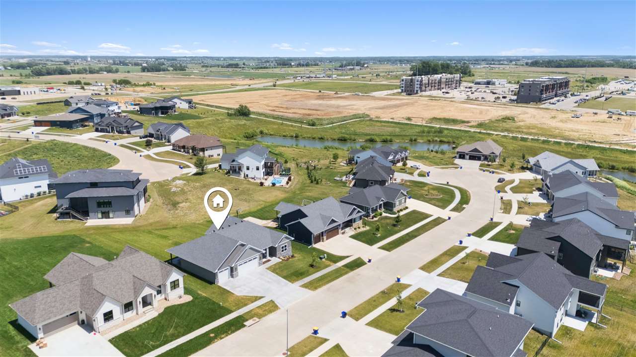 702 Lakeview Court Tiffin IA 52340