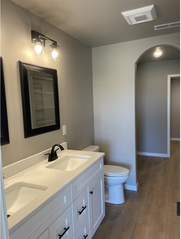851 Armands Lane Tiffin IA 52340