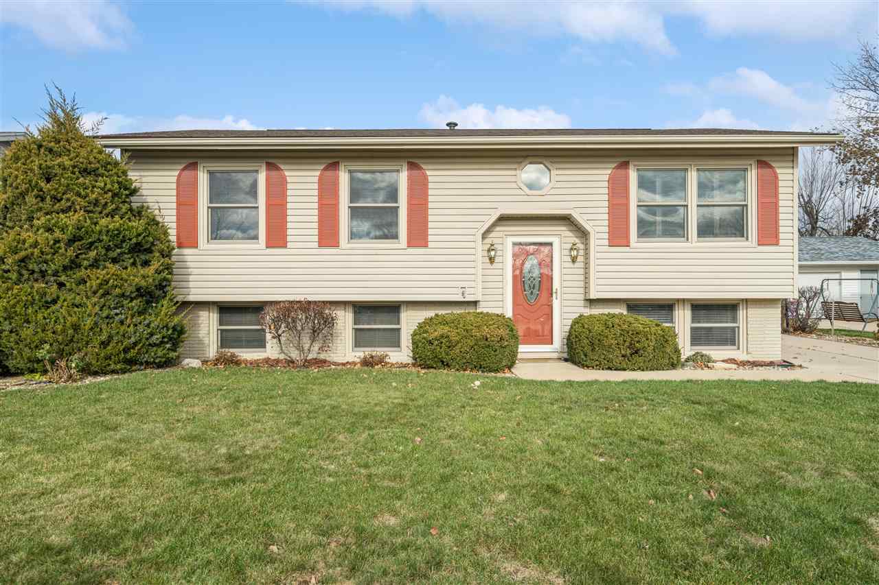 Cedar Rapids IA, 3620 Western Pine Drive NE