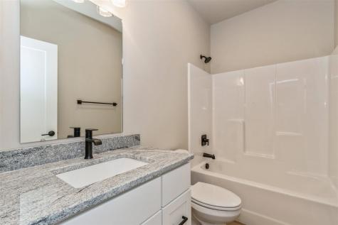 415 Solstice Court North Liberty IA 52317