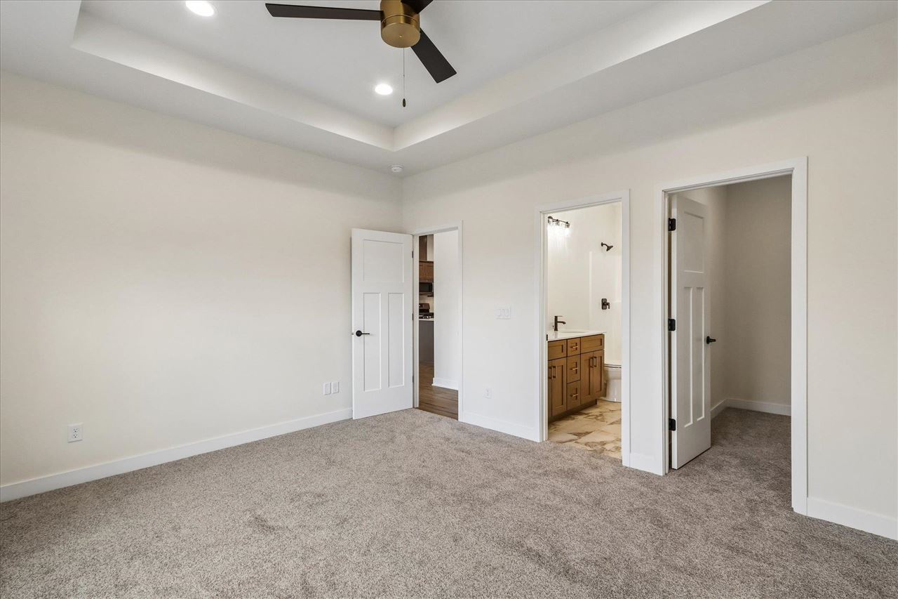 1001 Highland Trail Solon IA 52333