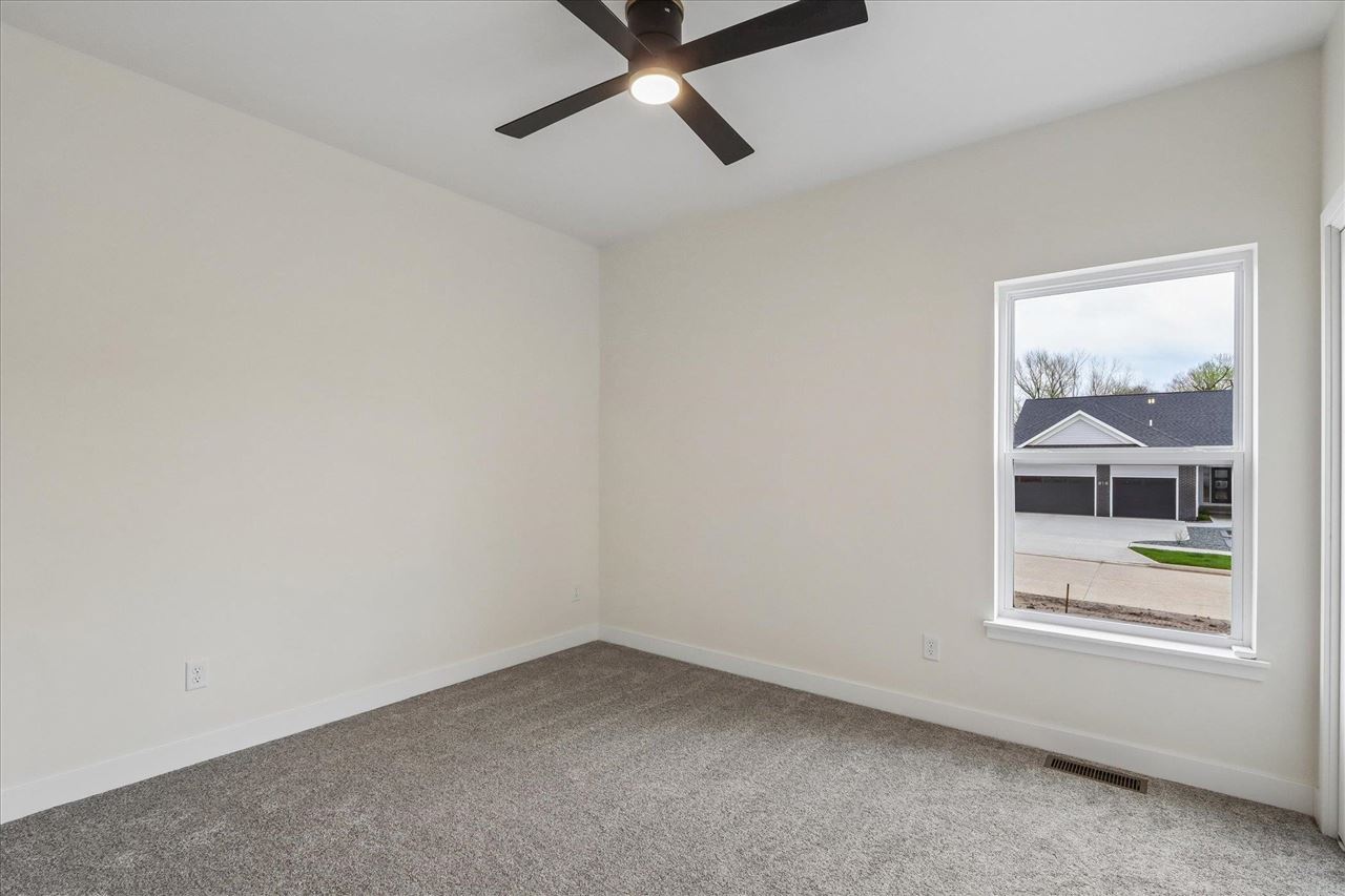 1001 Highland Trail Solon IA 52333