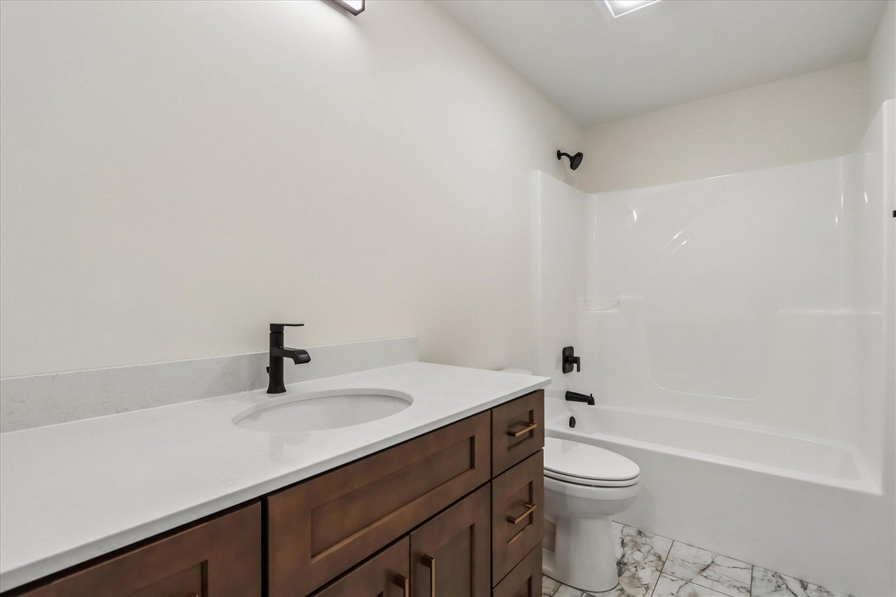 1001 Highland Trail Solon IA 52333