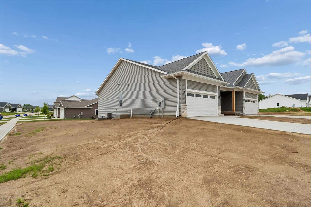 1001 Highland Trail Solon IA 52333