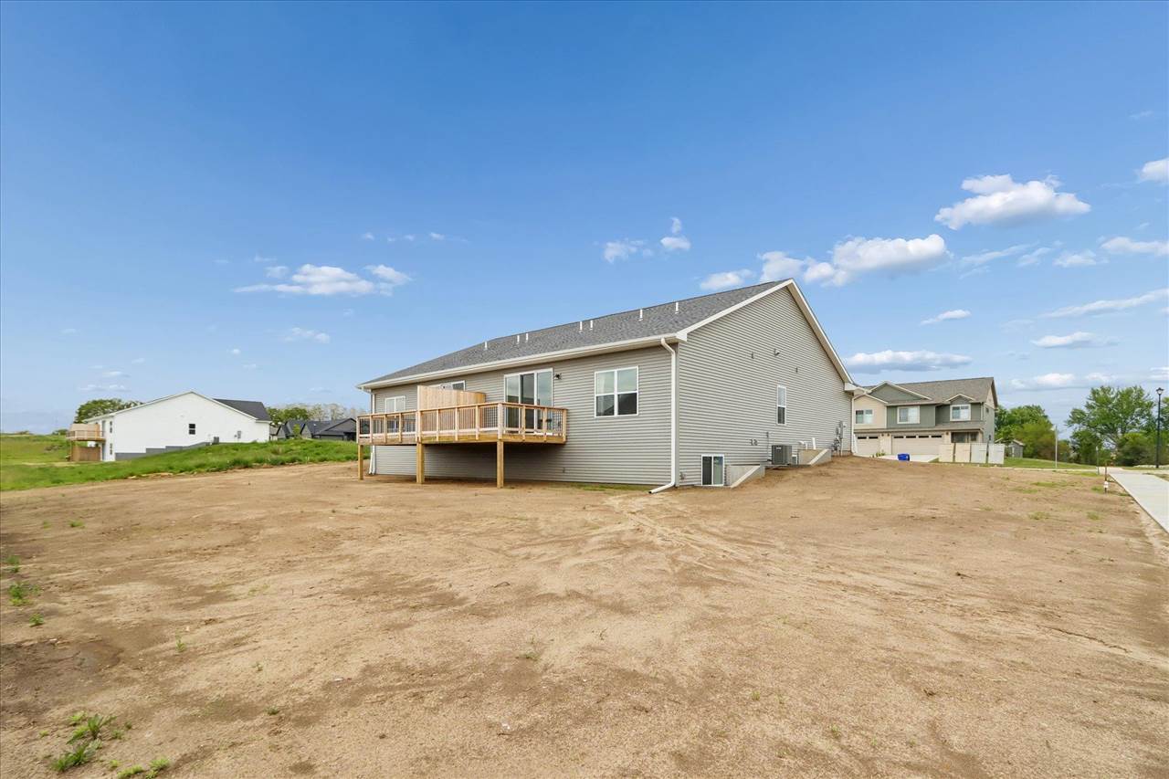 1001 Highland Trail Solon IA 52333