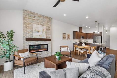 1001 Highland Trail Solon IA 52333