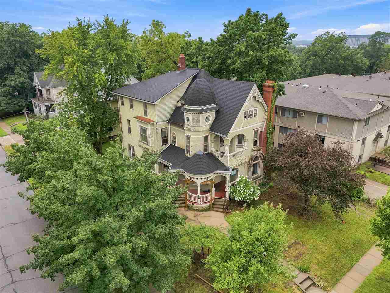 935 E College Street Iowa City IA 52240