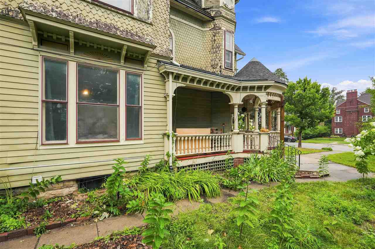 935 E College Street Iowa City IA 52240