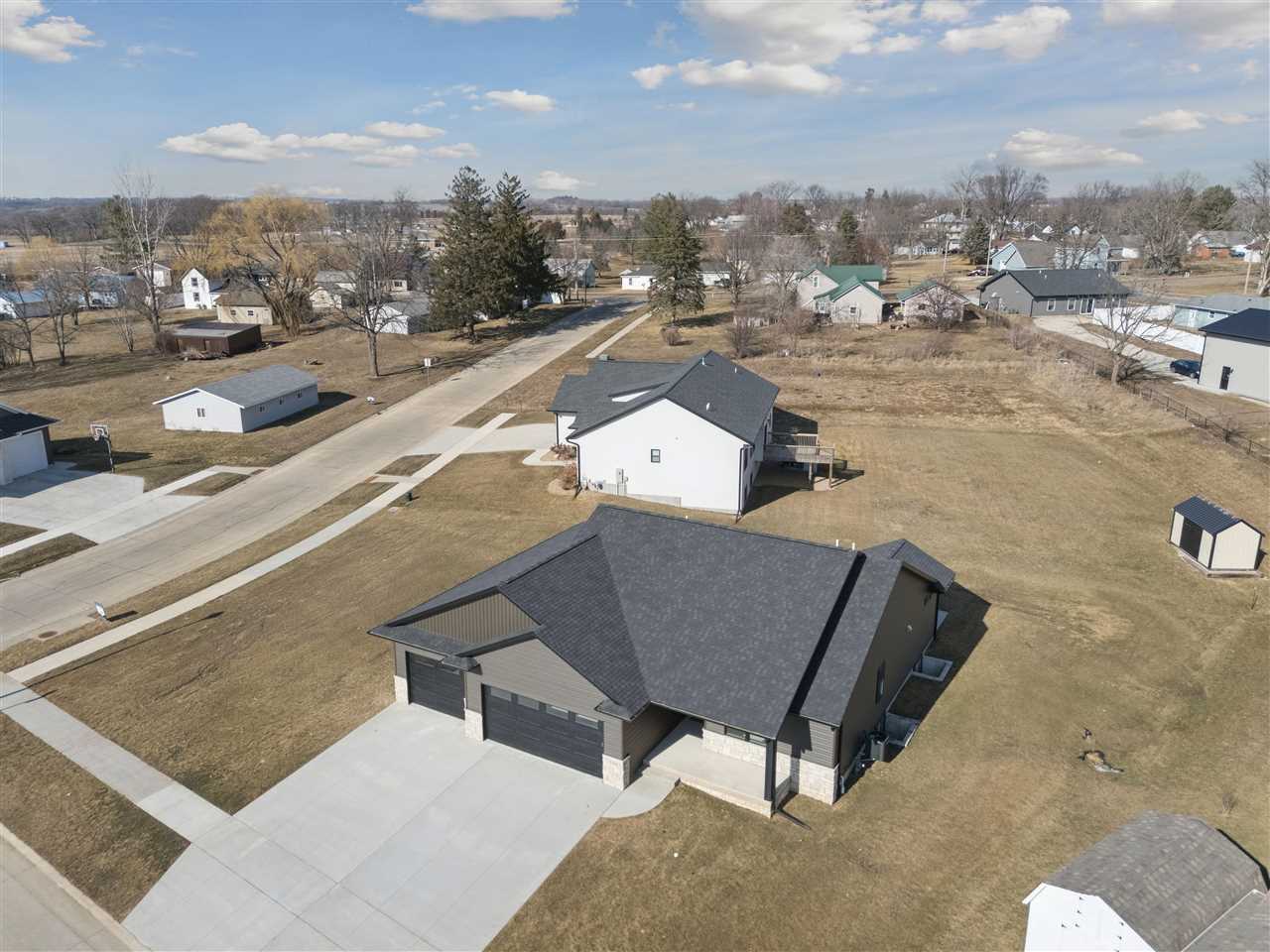 718 Pointer Circle Center Point IA 52213