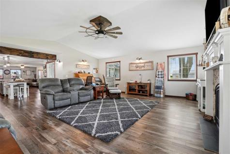306 4th Avenue Van Horne IA 52346