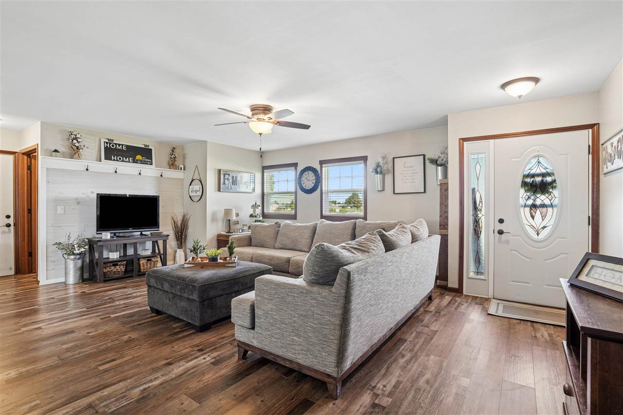 306 4th Avenue Van Horne IA 52346